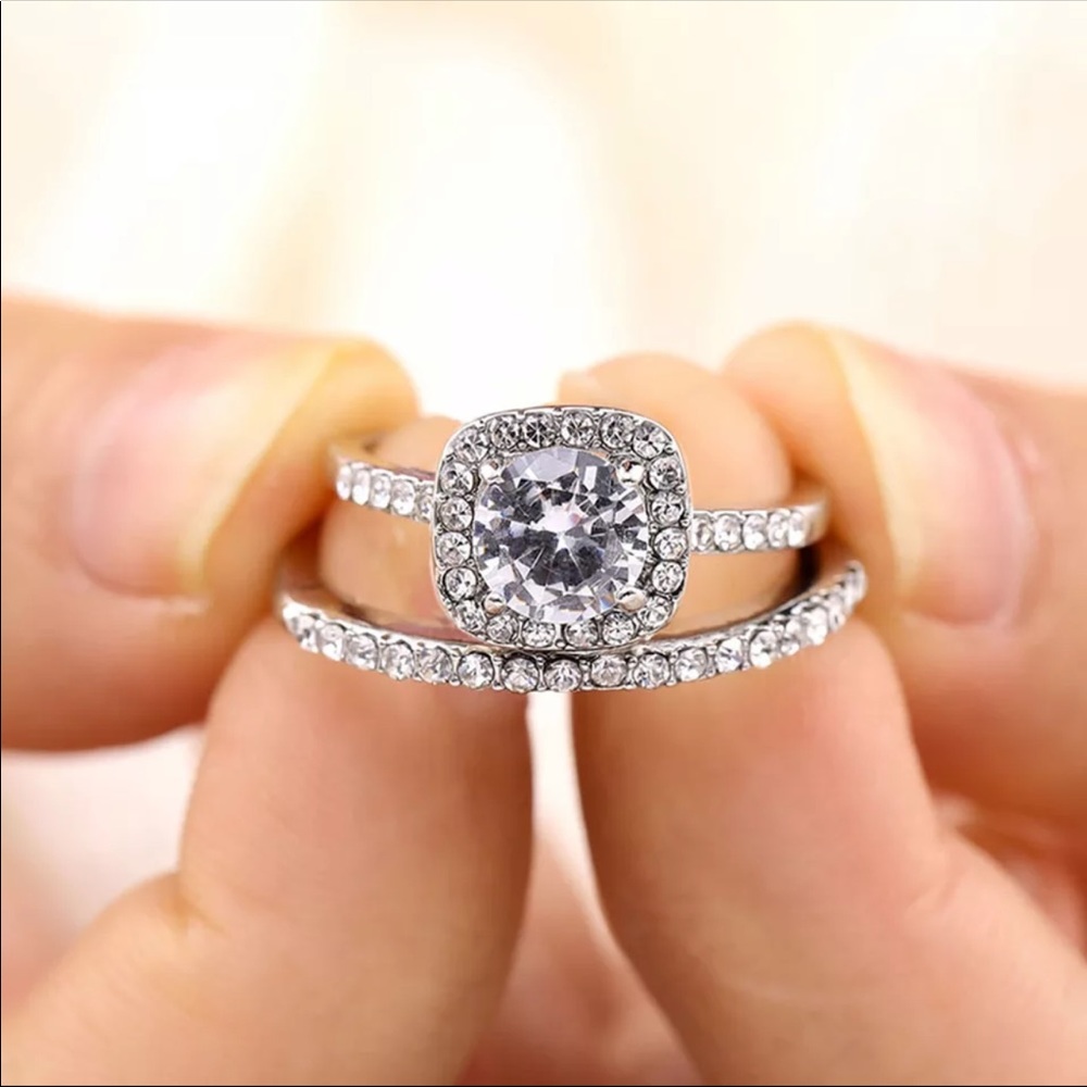 New Silver Women Large Cubic Zirconia Ring - Picture 3 of 6